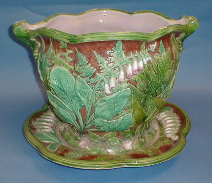 Appraisal: A Mintons Majolica large jardiniere and under plate with a