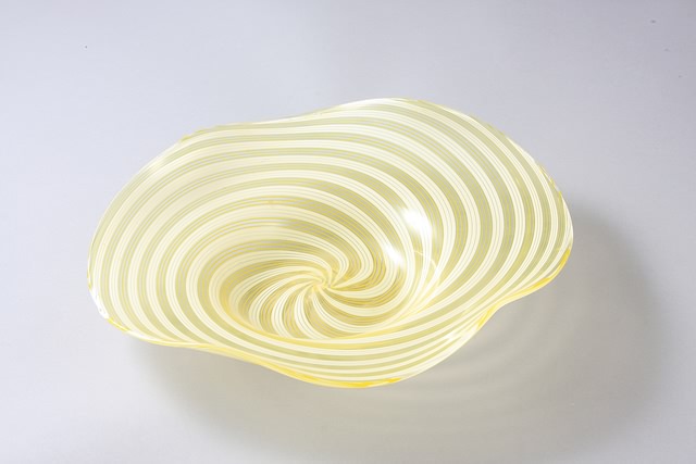 Appraisal: Shallow bowl with mezza filigrana H D S