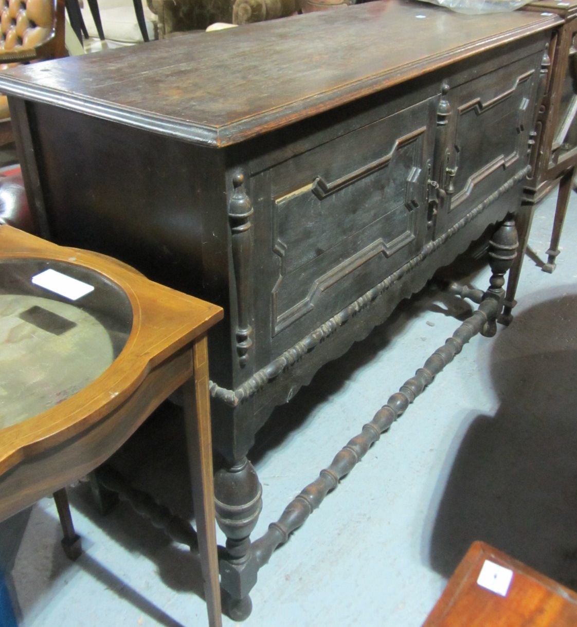 Appraisal: A th century oak dresser with a three tier plate