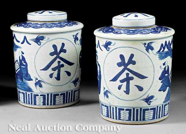 Appraisal: A Pair of Chinese Blue and White Covered Jars tapering