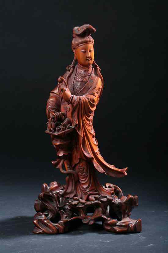 Appraisal: CHINESE WOOD FIGURE OF COURT LADY Qing Dynasty Wearing long