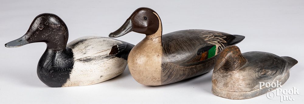 Appraisal: Three carved and painted duck decoys th c Three carved