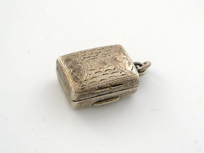 Appraisal: A William IV silver vinaigrette rectangular form with engraved foliate