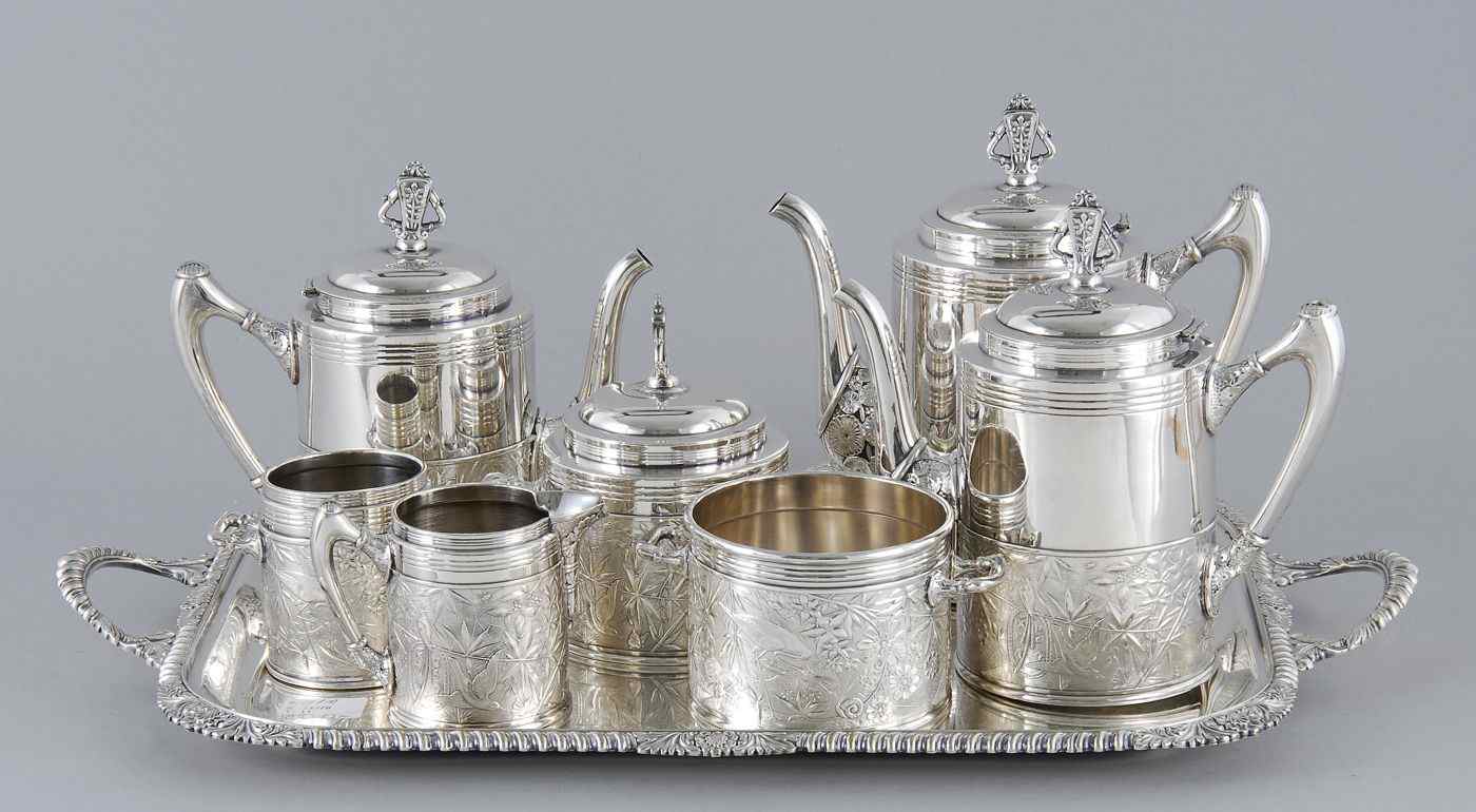 Appraisal: SEVEN-PIECE PAIRPOINT SILVER PLATED TEA SET WITH A SILVER PLATED