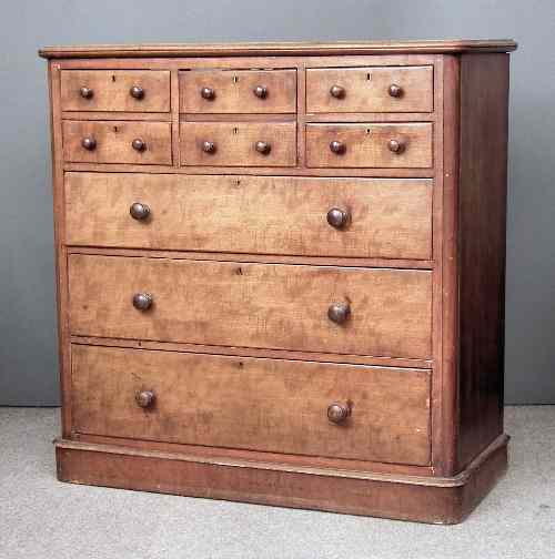 Appraisal: A Victorian mahogany chest of drawers with rounded front corners