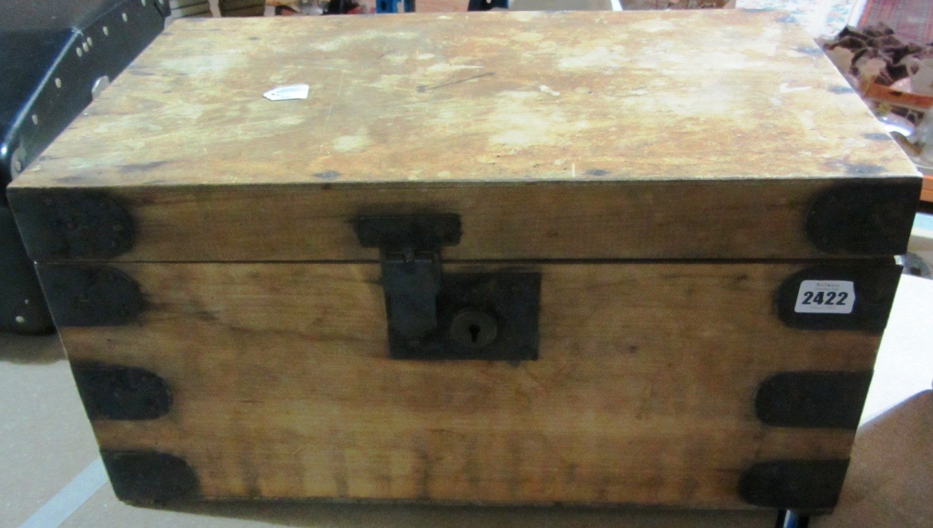 Appraisal: A th century pine tool box with a selection of