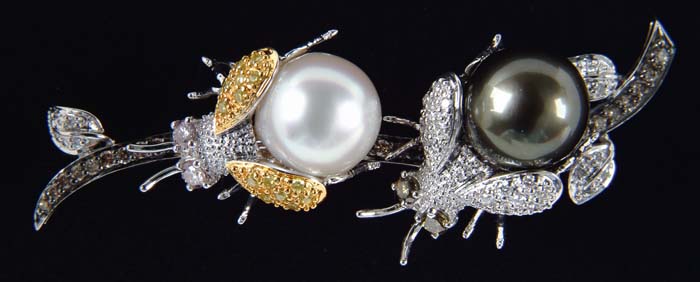 Appraisal: PEARL DIAMOND BROOCH kt white and yellow gold brooch is