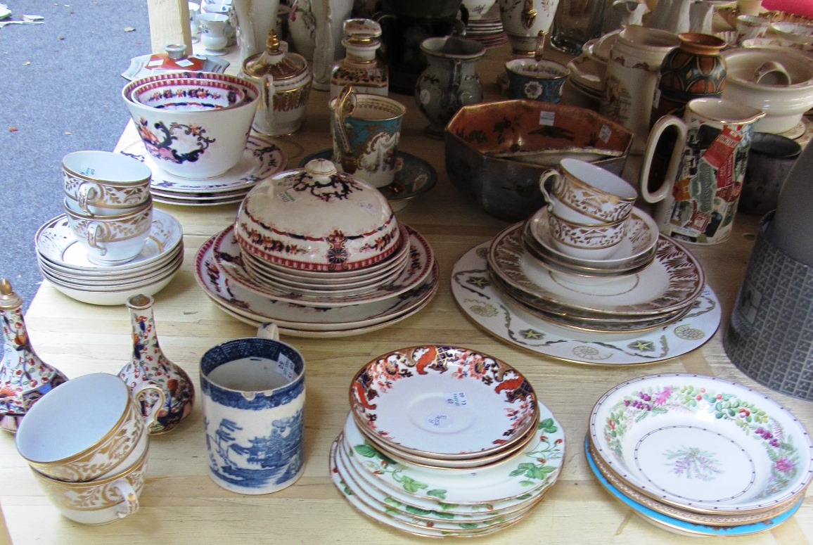 Appraisal: A quantity of ceramics including a pair of Derby Imari