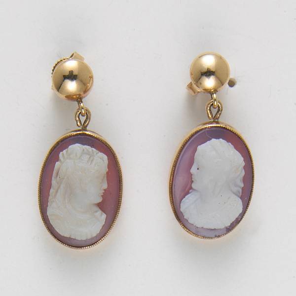 Appraisal: A pair of hardstone cameo k and k gold earrings