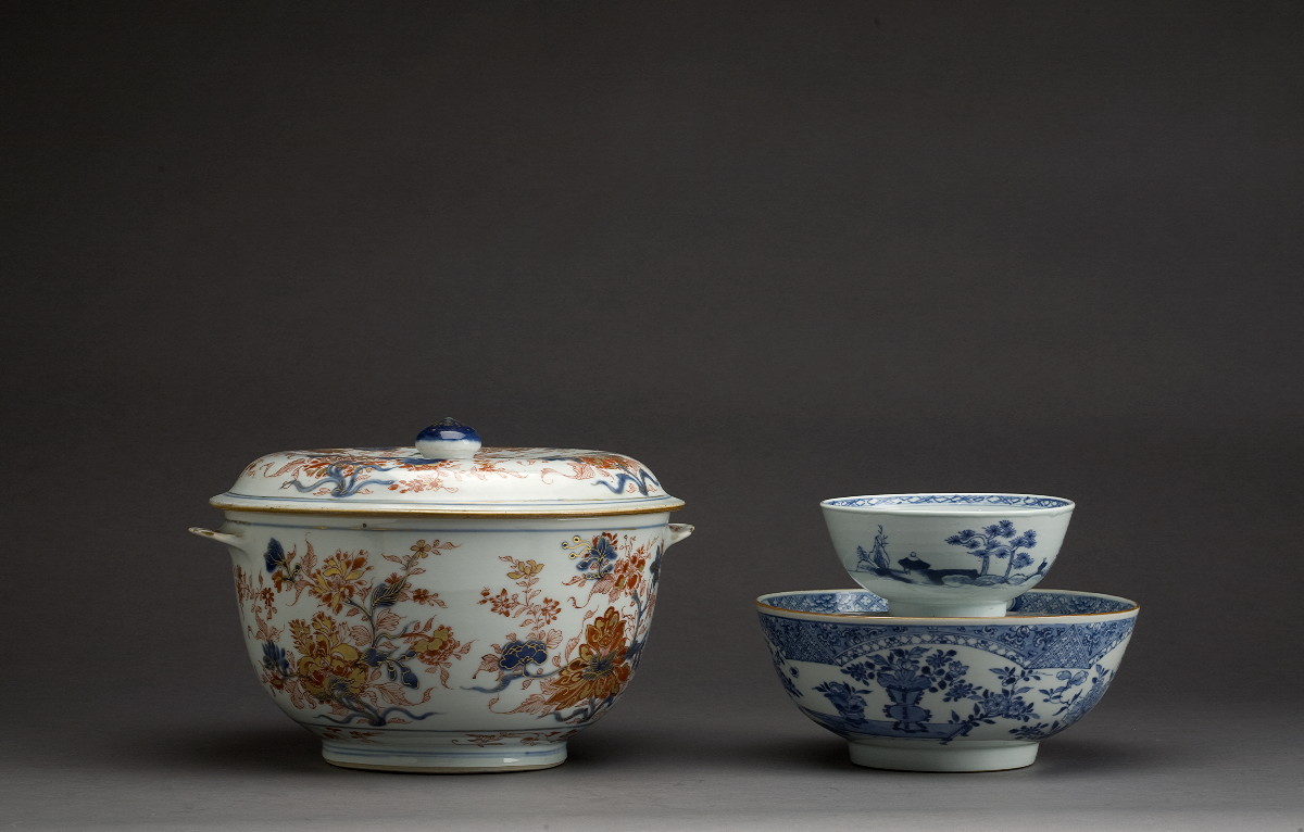 Appraisal: CHINESE EXPORT PORCELAIN BLUE AND WHITE BOWL MID-LATE EIGHTEENTH CENTURY