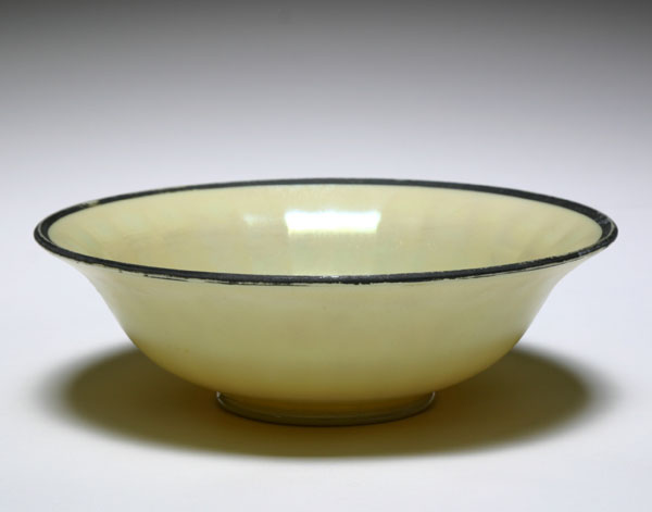 Appraisal: Northwood Custard opaque stretch glass bowl