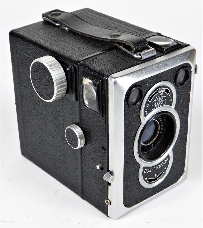 Appraisal: ZEISS IKON TENGOR BOX CAMERA Zeiss Ikon Tengor Box camera