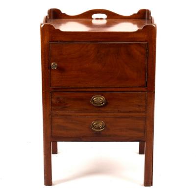 Appraisal: A George III mahogany tray top commode cm wide