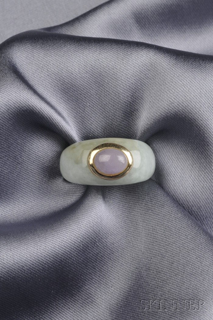 Appraisal: Jade Ring of bombe form set with cabochon lavender jade