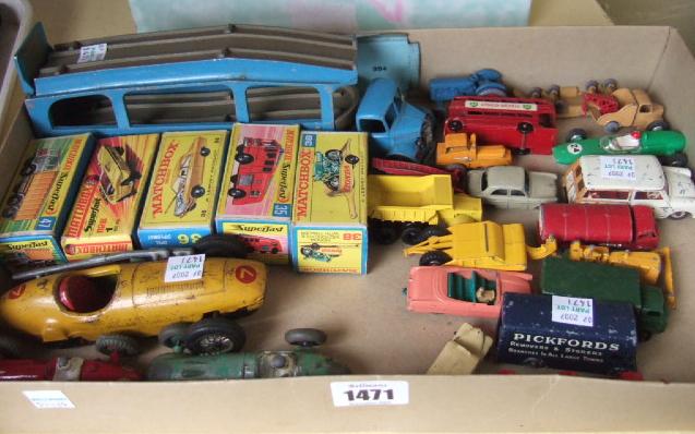 Appraisal: A quantity of die-cast vehicles including five matchbox 'Superfast' vehicles