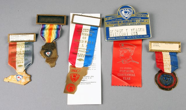 Appraisal: Group of Veterans of WWI USA badges national Badges Department