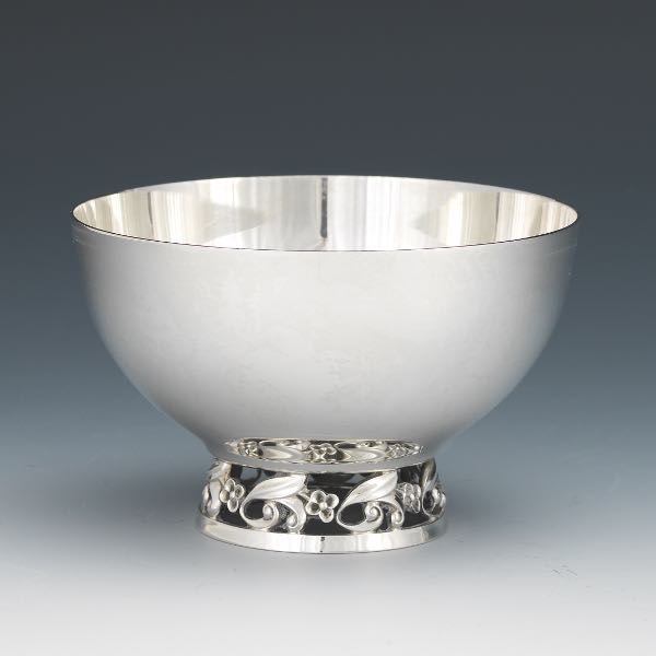 Appraisal: INTERNATIONAL STERLING LA PAGLIA DESIGN BOWL x Round bowl with