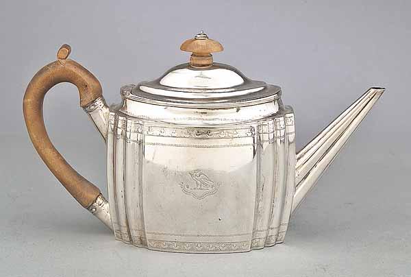 Appraisal: An English Sterling Silver Teapot John Ren London - oval