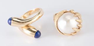 Appraisal: Two K Fashion Rings st item K yellow gold mabe