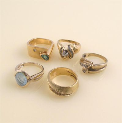 Appraisal: Five assorted gemstone and diamond set rings g in total