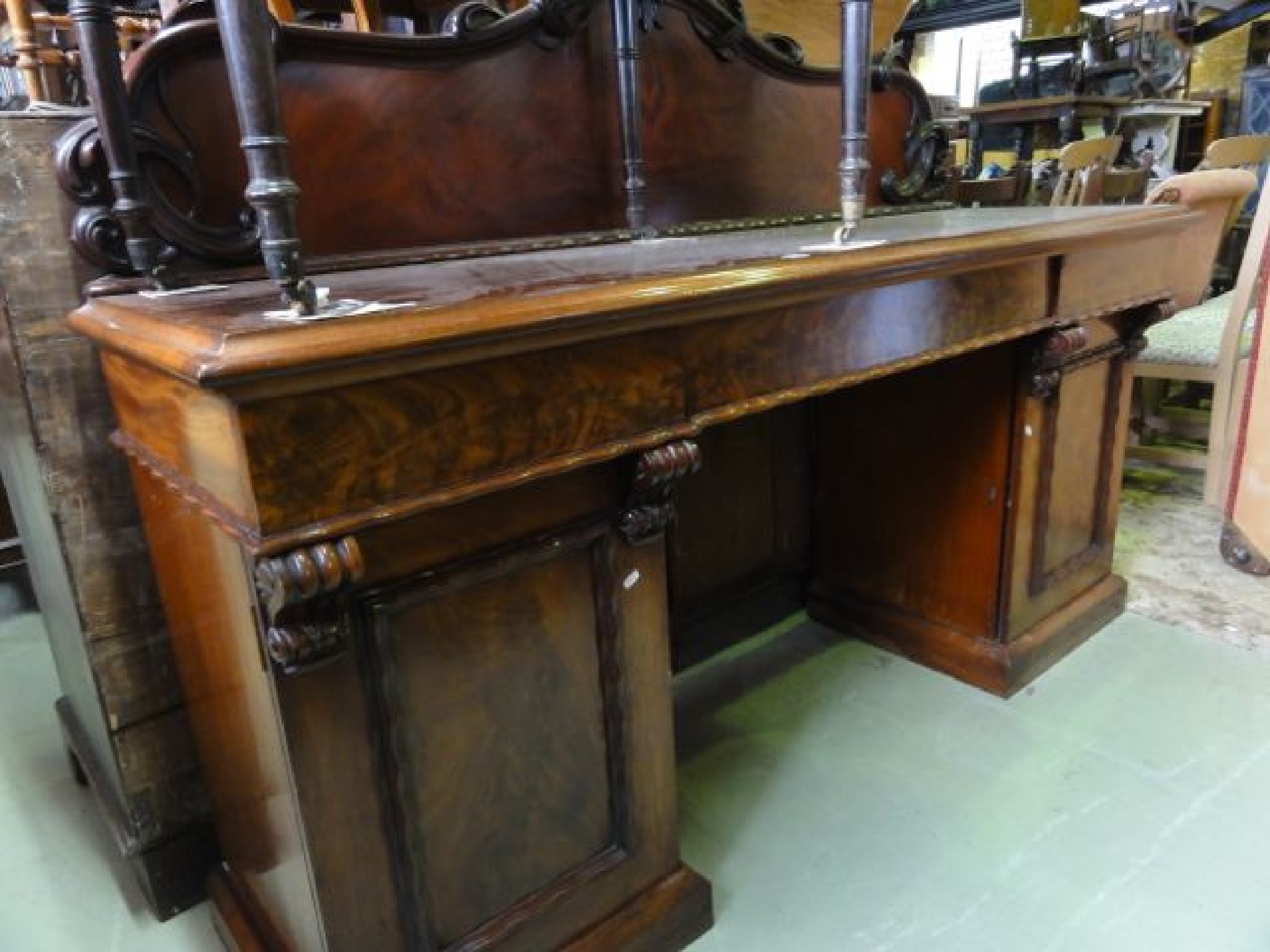 Appraisal: A good example of a Victorian plum pudding mahogany twin