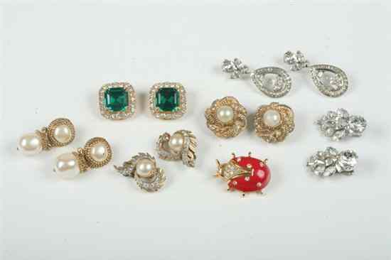 Appraisal: COLLECTION COSTUME JEWELRY INCLUDING HATTIE CARNEGIE Including six pair earrings