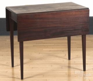 Appraisal: Federal mahogany drop leaf table ca with an inlaid apron