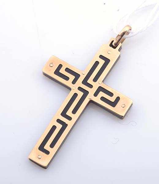 Appraisal: A CROSS IN ONYX WITH CT GOLD DETAIL AND SETTINGS