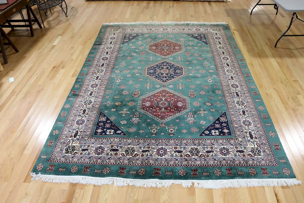 Appraisal: Vintage And Finely Hand Woven Roomsize Carpet Nice pattern colors