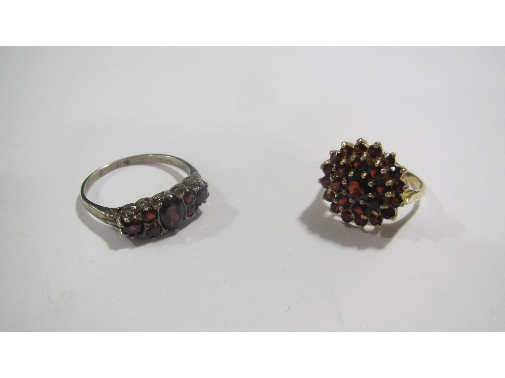 Appraisal: Lot comprising a ct gold garnet cluster ring and a