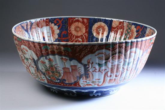 Appraisal: JAPANESE IMARI PORCELAIN BOWL - in diam Good condition