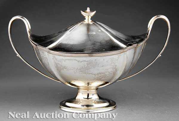 Appraisal: An Antique English Silverplate Soup Tureen Thomas Bradbury Sons Sheffield