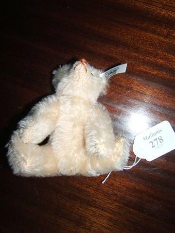 Appraisal: A Steiff pale mohair rattle bear high