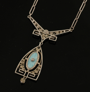 Appraisal: An Art Nouveau pendant and chain In the Secessionist style