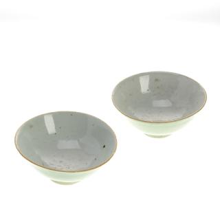 Appraisal: Pair Chinese celadon glazed porcelain bowls Pair Chinese celadon glazed