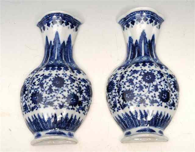 Appraisal: A PAIR OF TH CENTURY CHINESE BLUE AND WHITE PORCELAIN