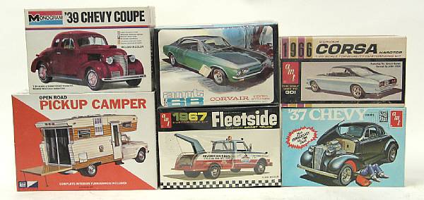 Appraisal: General Motor plastic model kits Lot includes GMC Styline kit