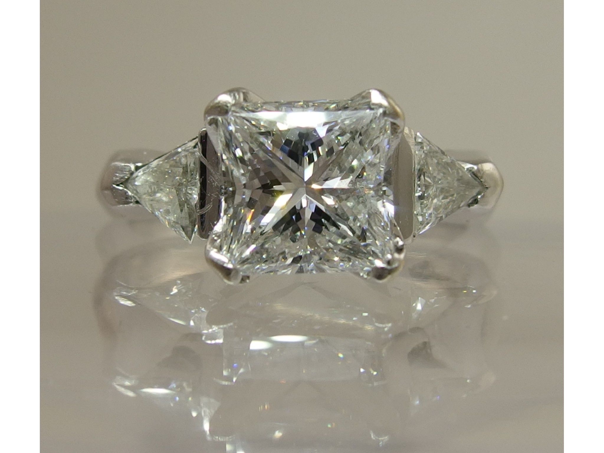 Appraisal: A ct white gold ct princess cut diamond ringthe central