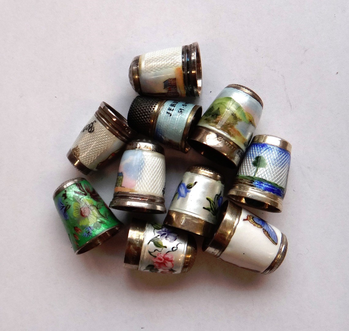 Appraisal: A silver and enamelled thimble by James Swann and Sons