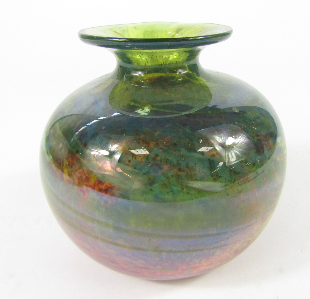 Appraisal: A Michael Harris Isle of Wight glass Aurene Globe vase