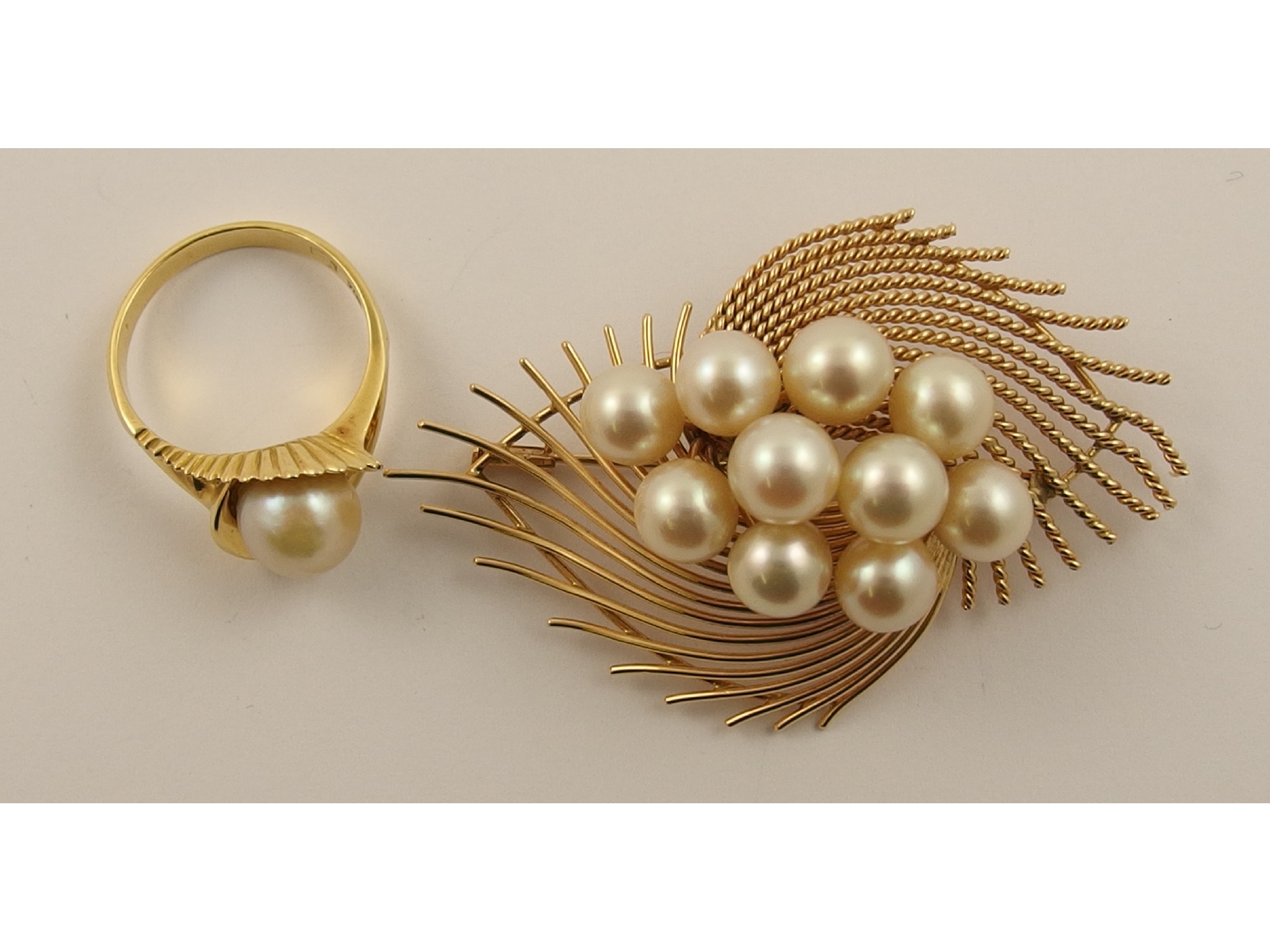 Appraisal: A ct brooch set with a cluster of pearlslargest mm