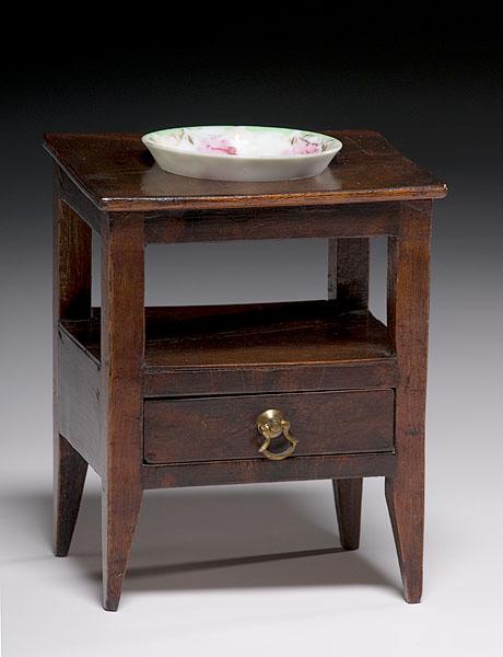 Appraisal: MINIATURE HEPPLEWHITE MAHOGANY WASH STAND early th century in original