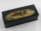 Appraisal: A Russian lacquer box the hinged lid with scene of