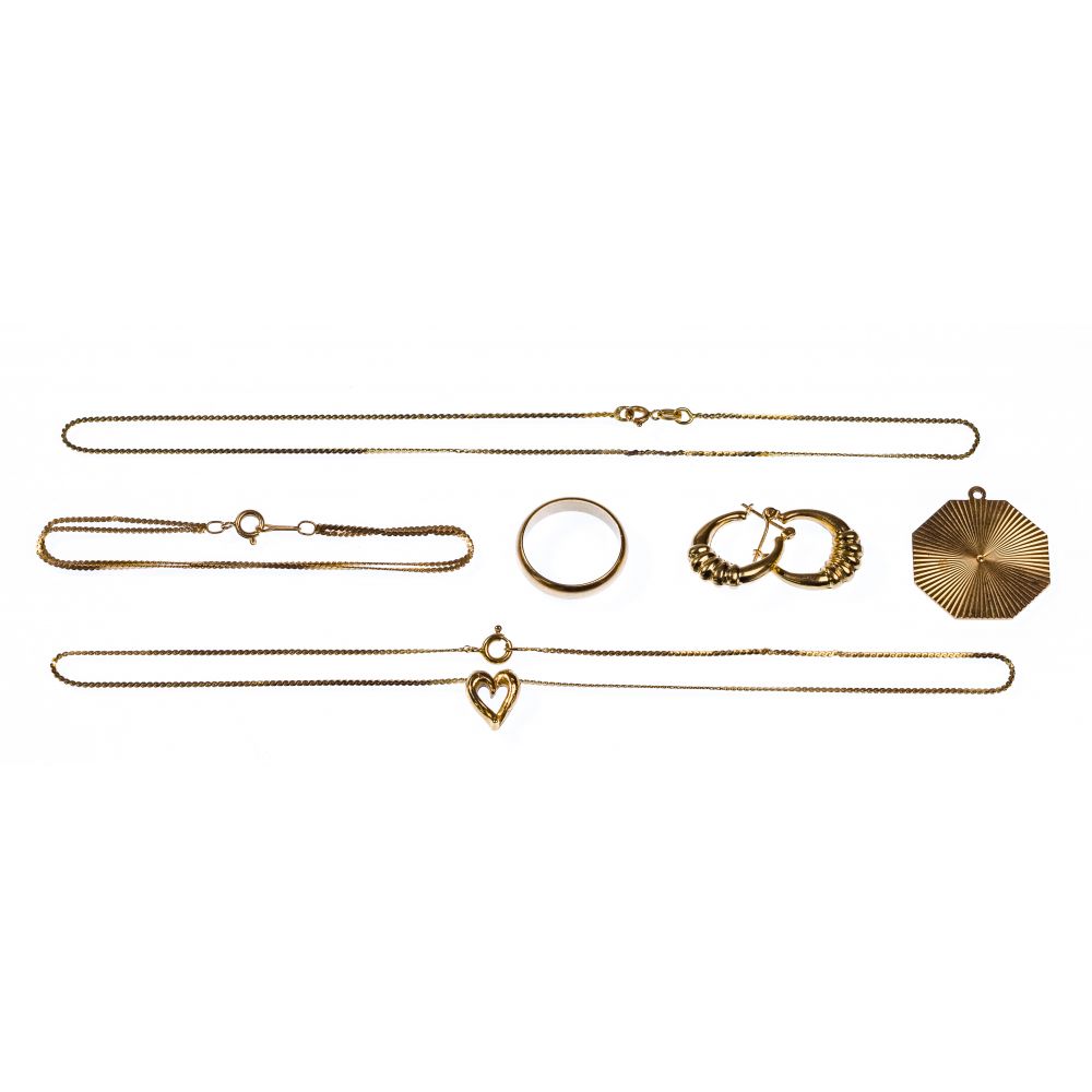 Appraisal: K YELLOW GOLD JEWELRY ASSORTMENT items including a necklace having