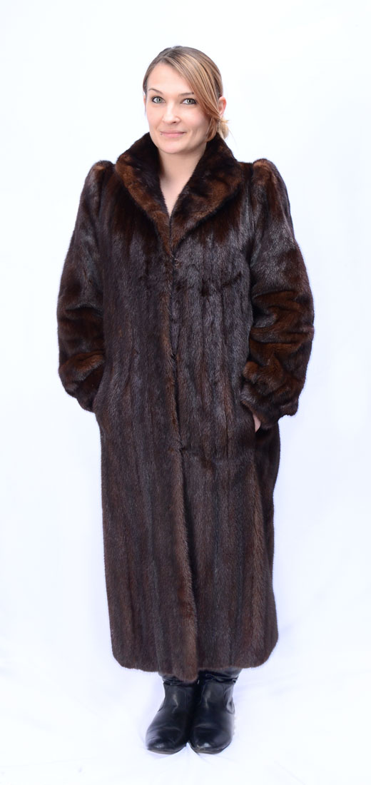 Appraisal: FULL LENGTH MAHOGANY MINK COAT Gorgeous full length coat with