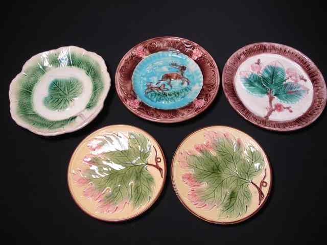 Appraisal: Lot of four Majolica plates and one low bowl Includes