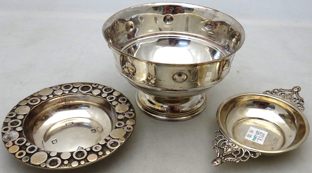 Appraisal: Silver comprising a bowl of lobed circular form Sheffield a