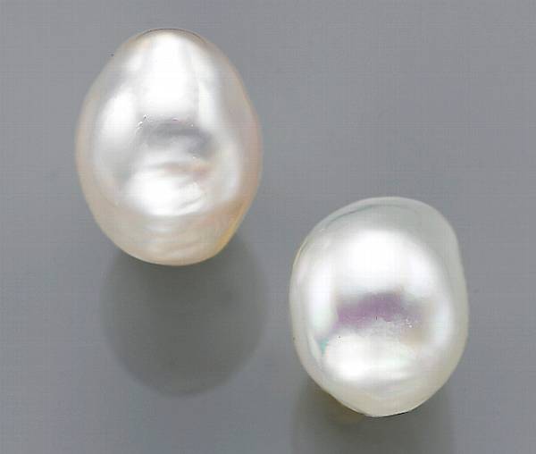 Appraisal: A pair of Keshi South Sea pearl and fourteen white