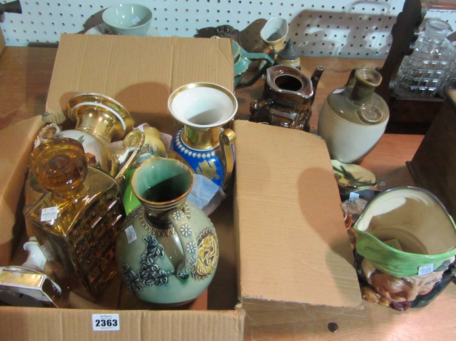 Appraisal: A quantity of mixed ceramics including a Doulton character jug