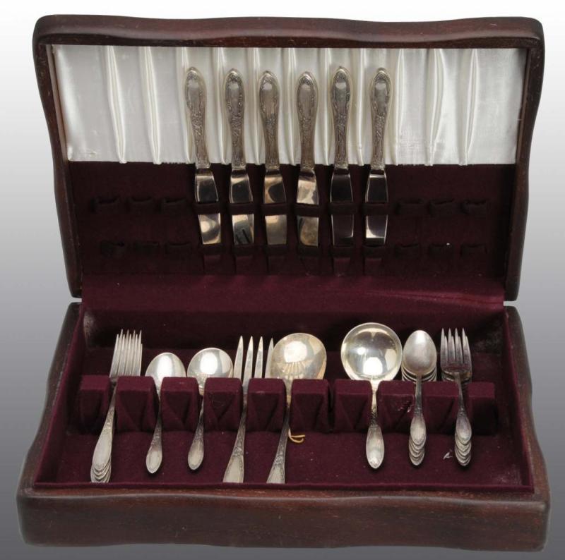 Appraisal: Sterling Silver Oneida -Piece Flatware Set Description Includes six knives